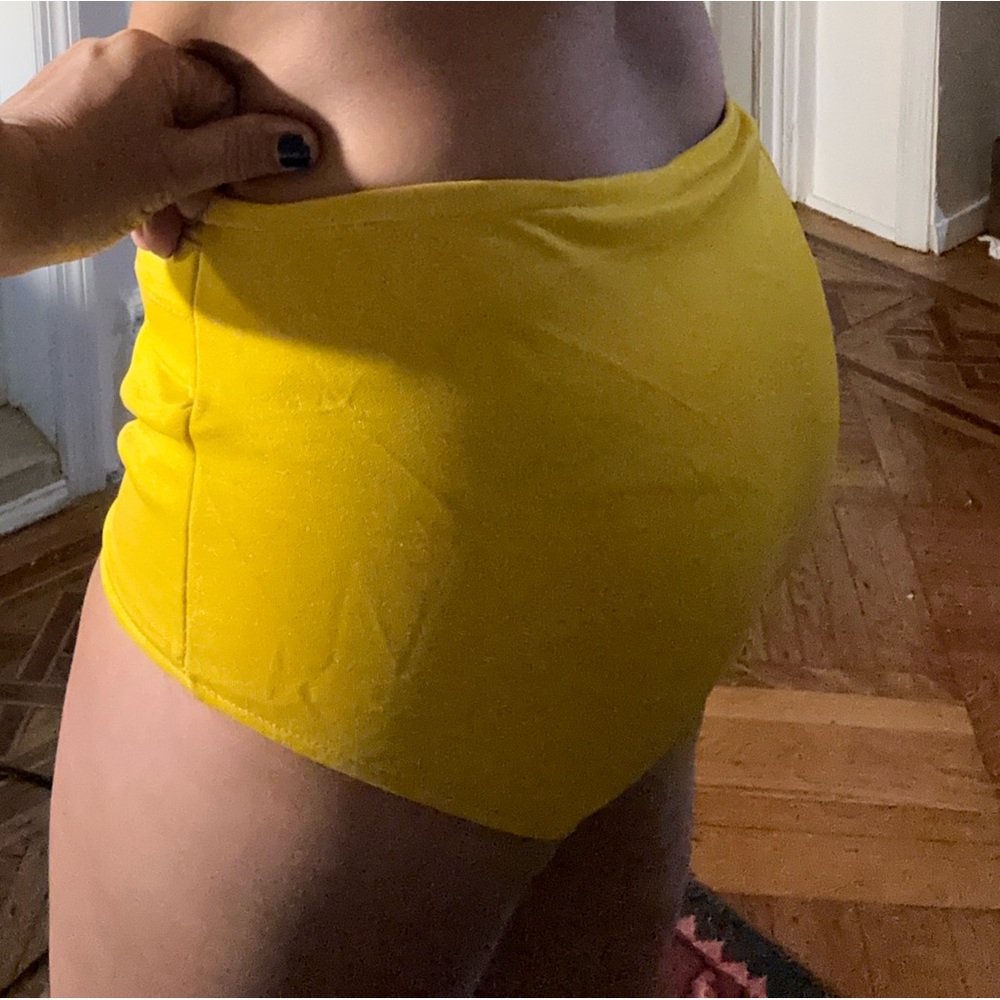 Vintage 70s yellow metallic bikini with belted bottom Bond girl style - Picture 3 of 3